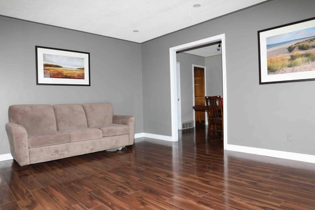 Bowmanville Event Place Εξωτερικό φωτογραφία