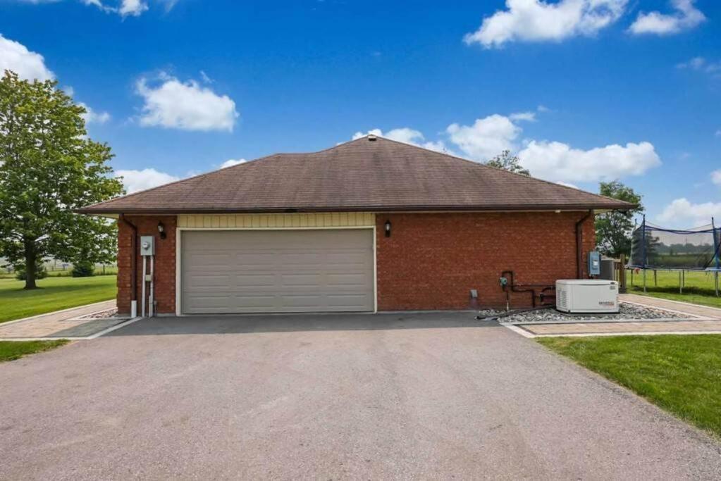 Bowmanville Event Place Εξωτερικό φωτογραφία